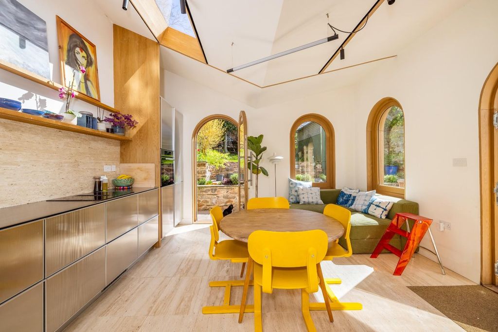 Property photo 1 of 32 Char9653.Jpg