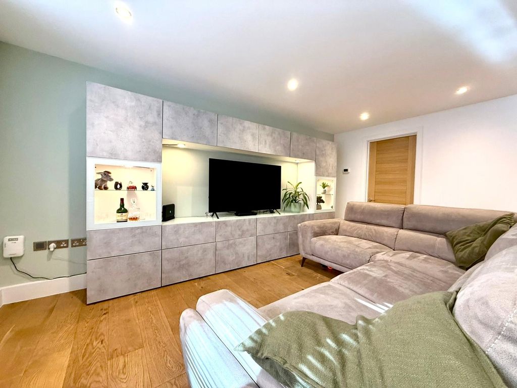 Property photo 2 of 8 Picture No. 05