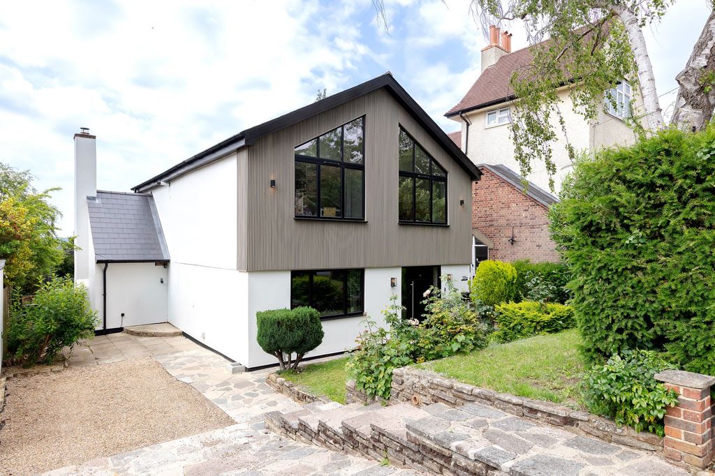 Property photo 1 of 29