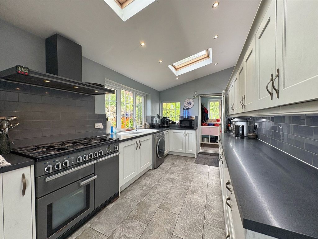 Property photo 2 of 26 Picture No. 40