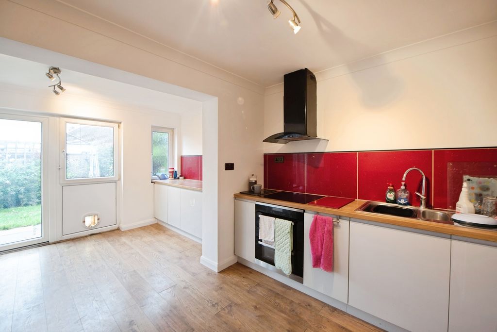 Property photo 3 of 12 Pbox-Img.Jpg