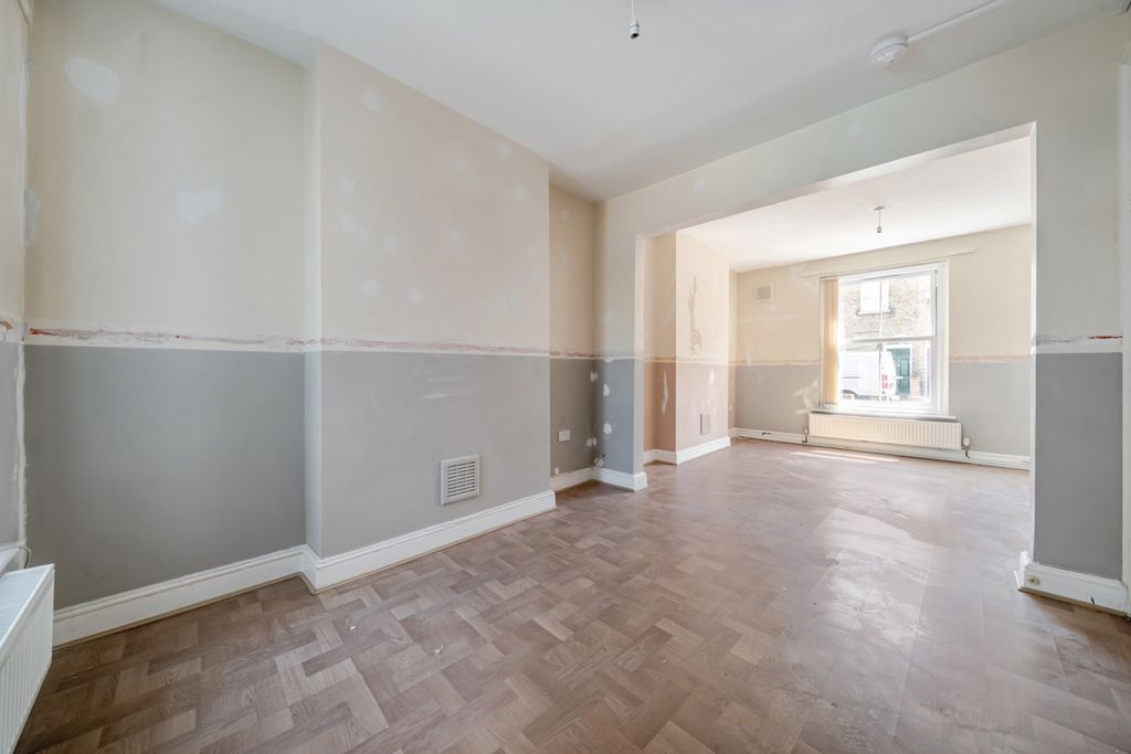 Property photo 2 of 19 1488976-3-6A4F906...