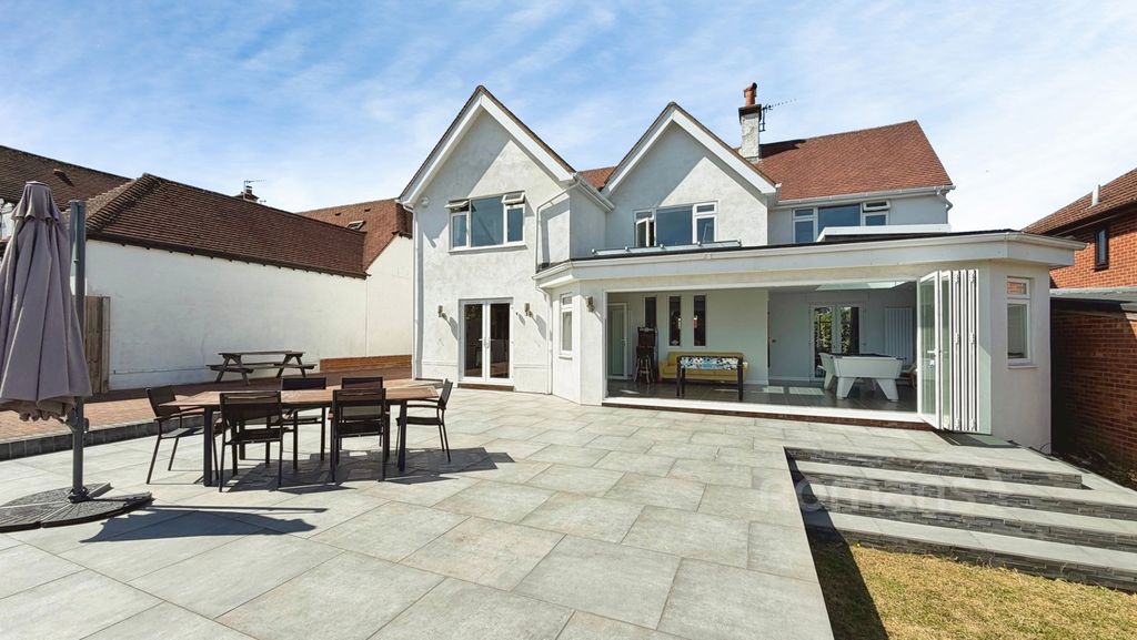 Property photo 2 of 34 Pbox-Img.Jpg