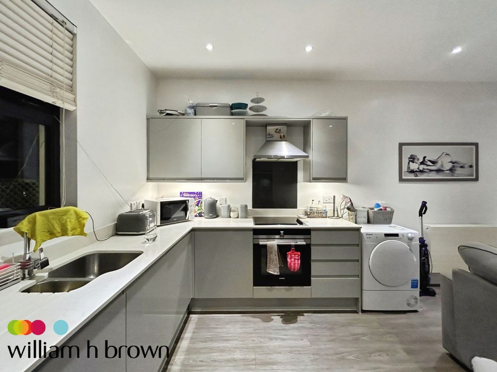 Property photo 2 of 12 Kitchen