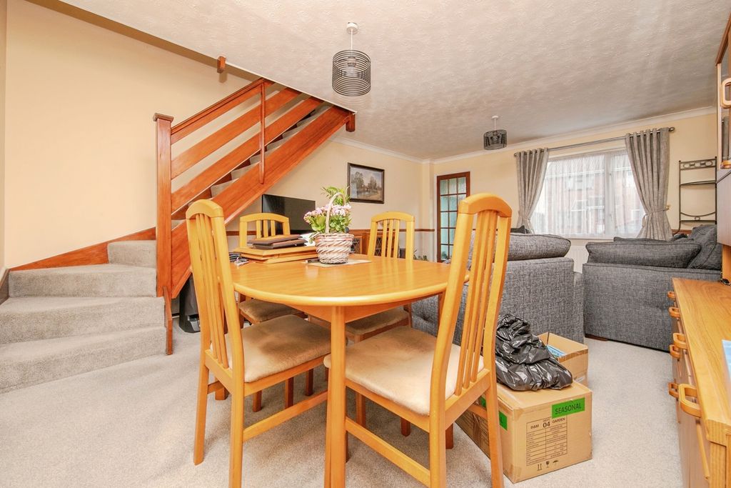 Property photo 3 of 17 Photo