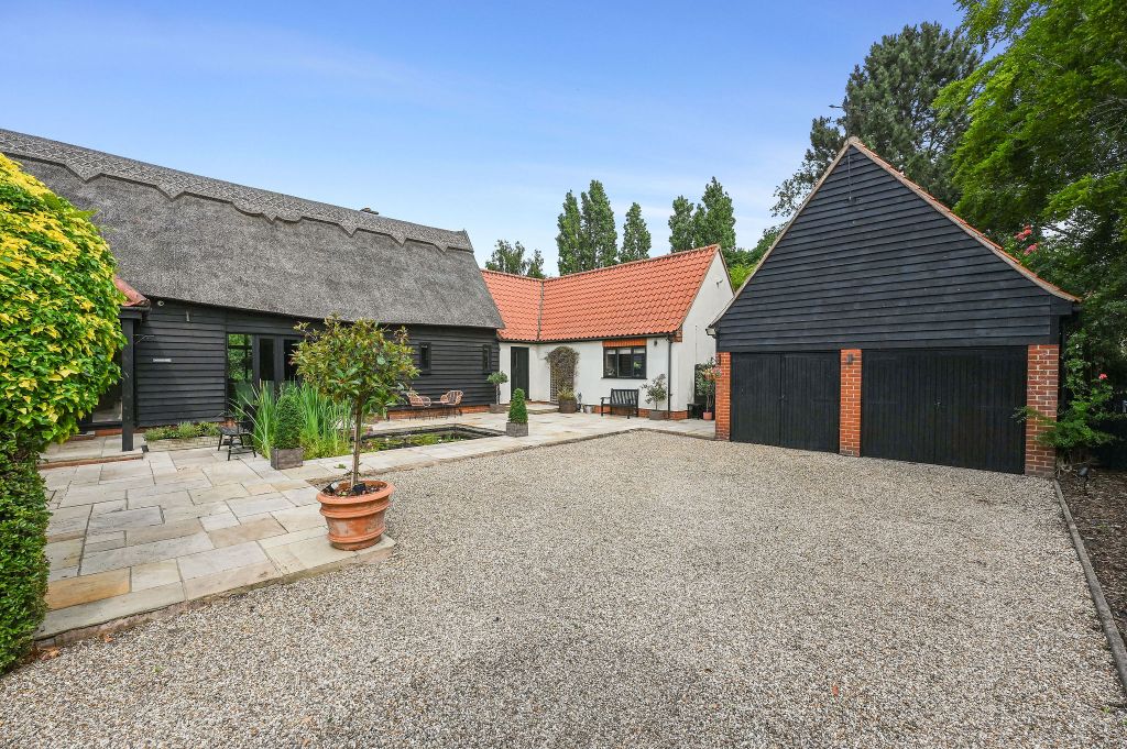 Property photo 1 of 48 Ol-Fc(Col)-Mitchellsbarn-1