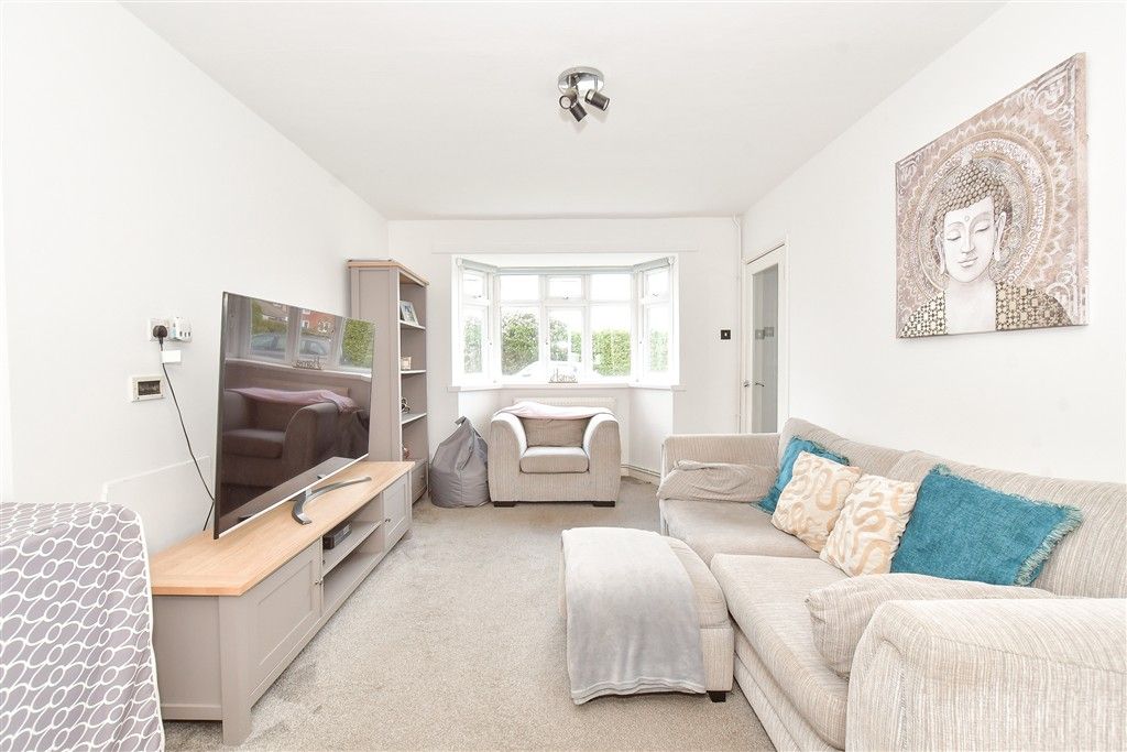 Property photo 2 of 13 Lounge