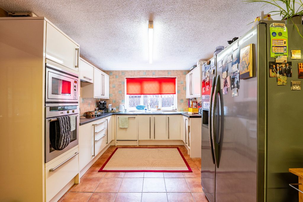 Property photo 3 of 23 4399906