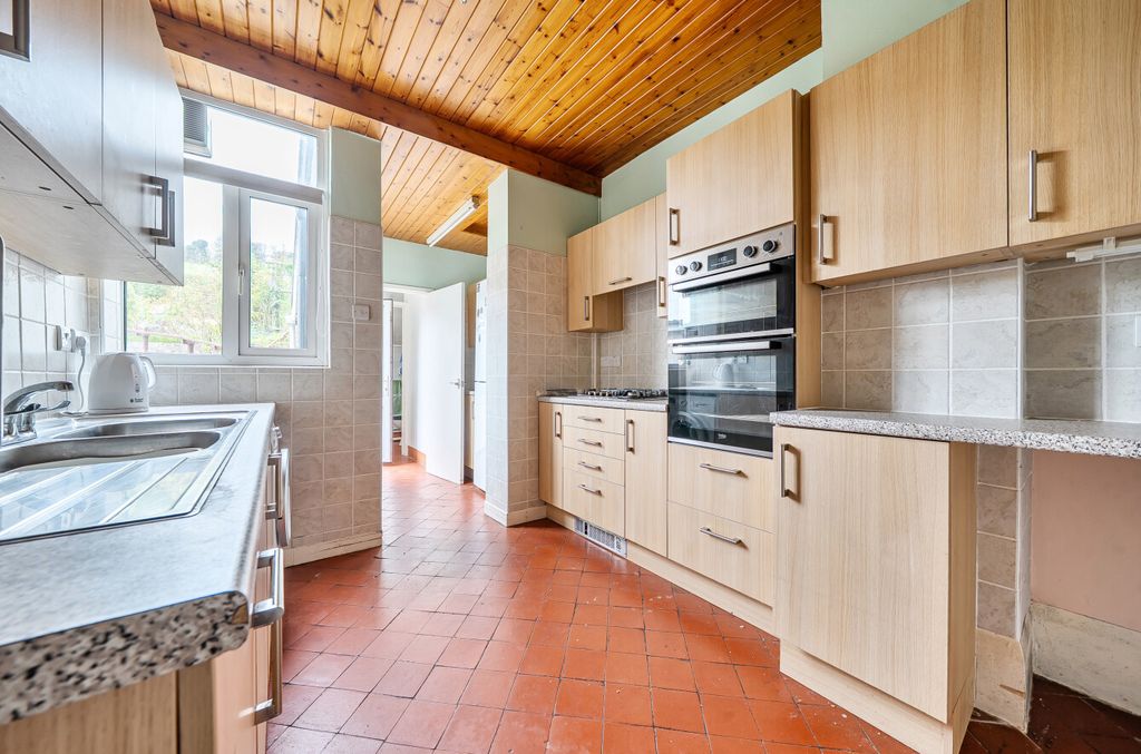 Property photo 3 of 22 1434692-20-69Ccfe...