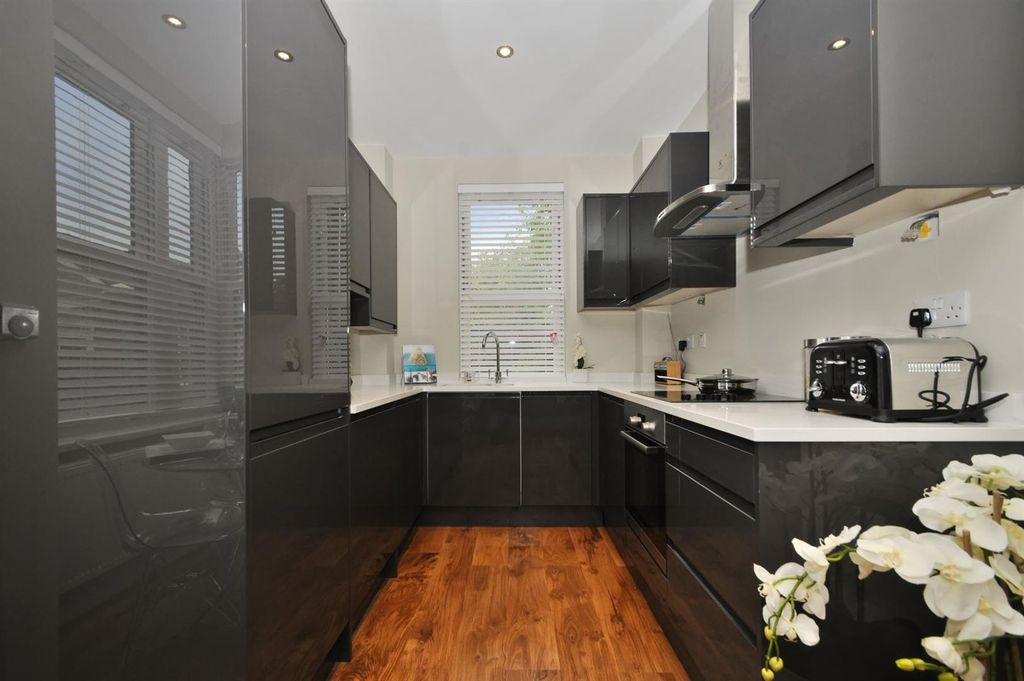 Property photo 2 of 6 Kitchen.Jpg