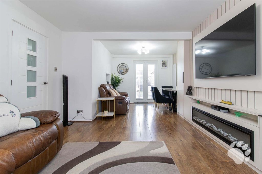 Property photo 3 of 20 Lounge/Diner