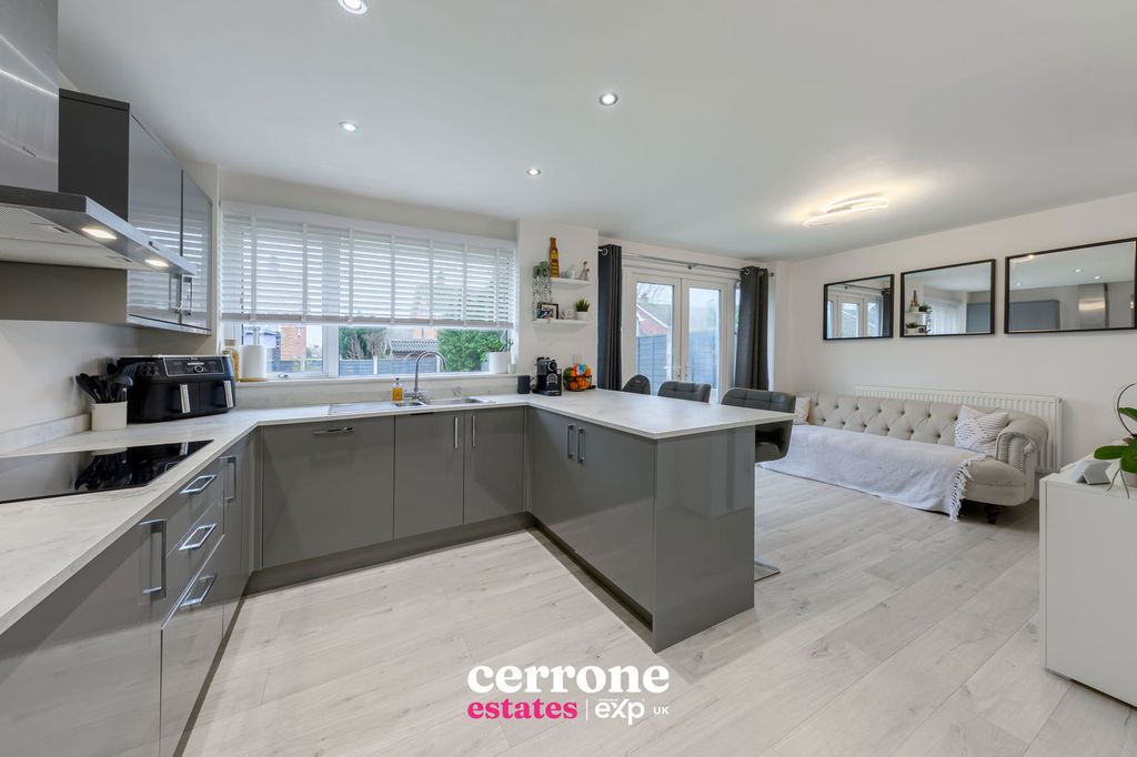 Property photo 2 of 24