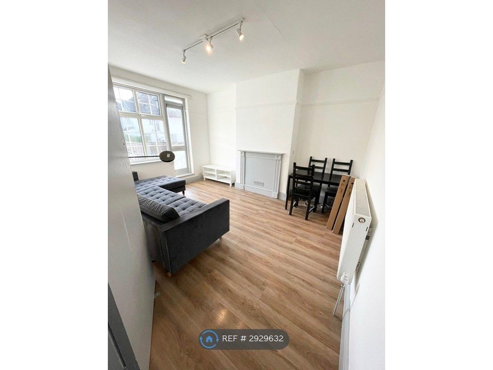 Property photo 2 of 27