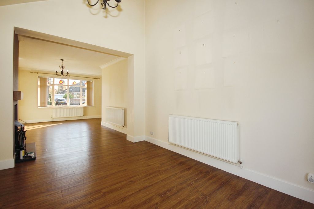 Property photo 3 of 26 Pbox-Img.Jpg