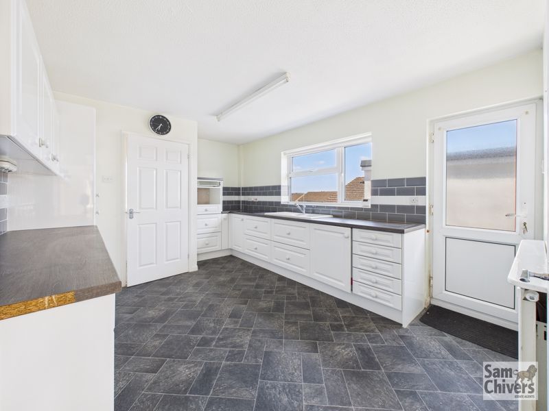 Property photo 3 of 14 Photo 8