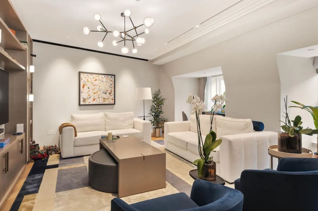 Property photo 1 of 12 Reception Room