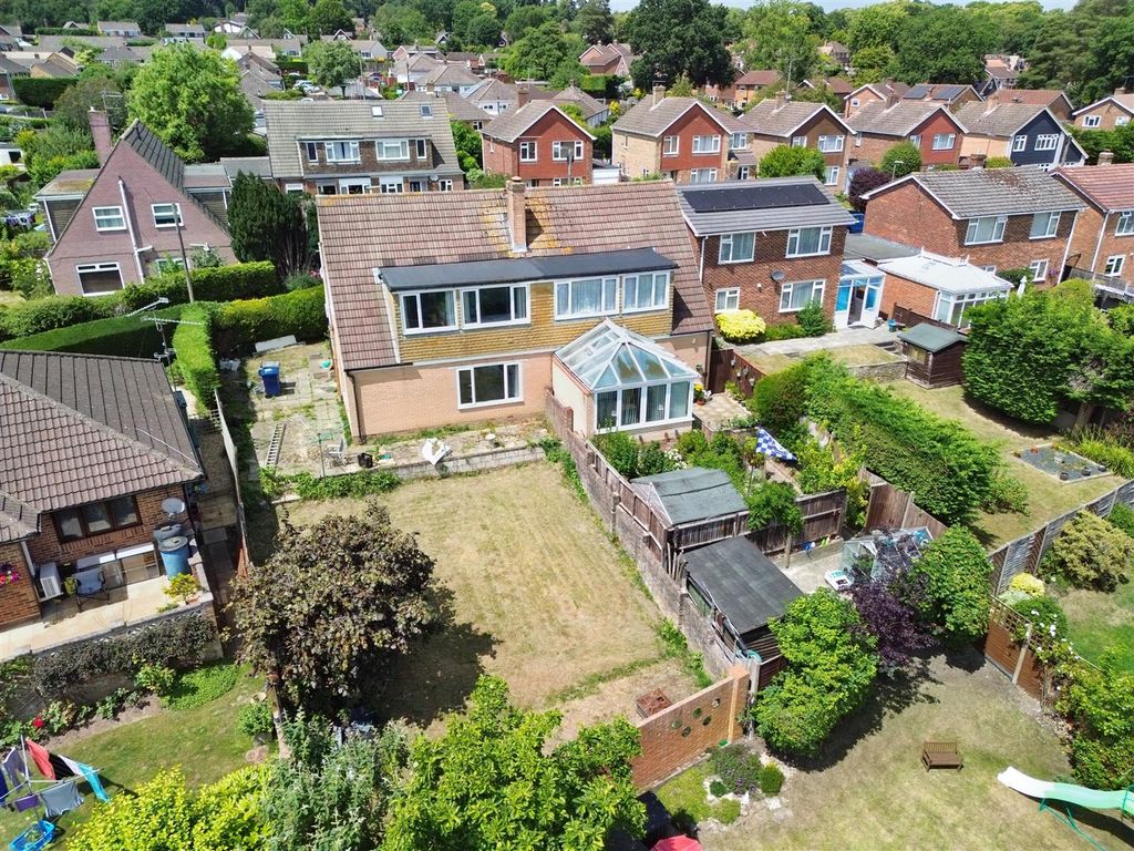 Property photo 3 of 10 Outside