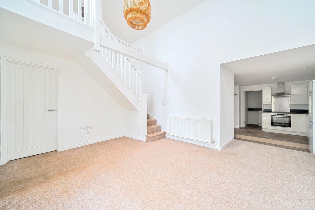 Property photo 2 of 17 1329314-16-687E2A2B90Ac5