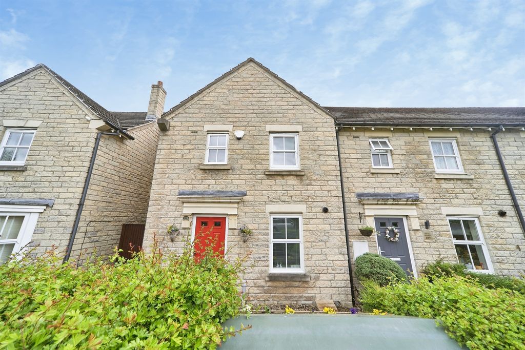 Property photo 1 of 18