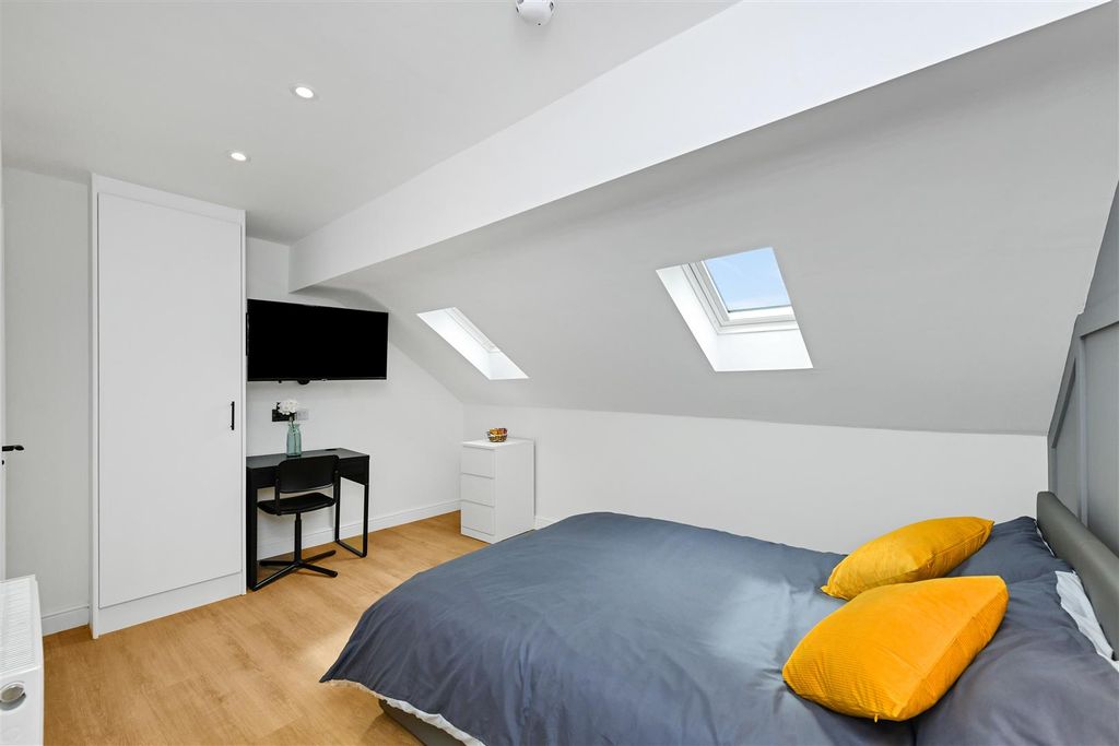 Property photo 3 of 23 3Meadowave-11.Jpg