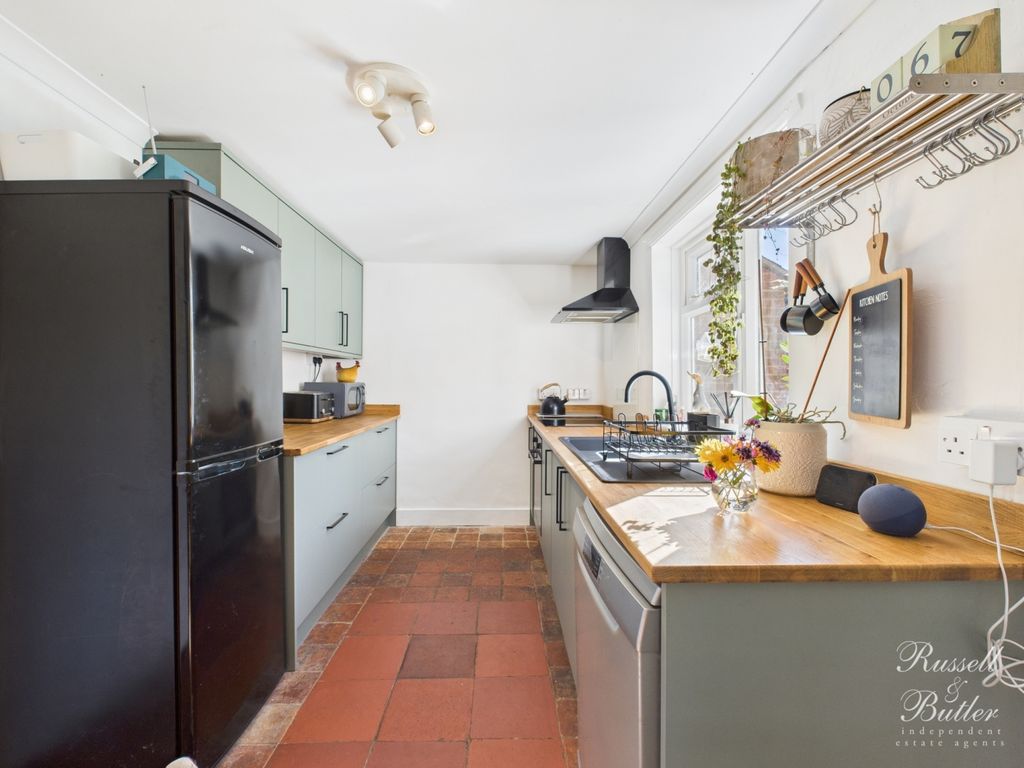 Property photo 3 of 19 Cam02127G0-Pr0344-Still004