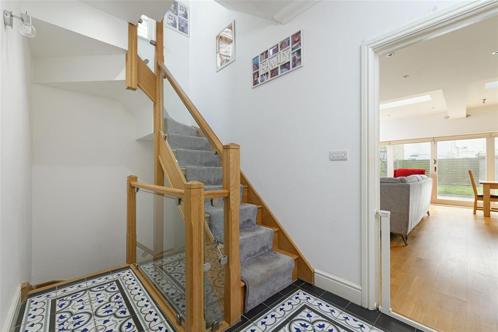 Property photo 3 of 22