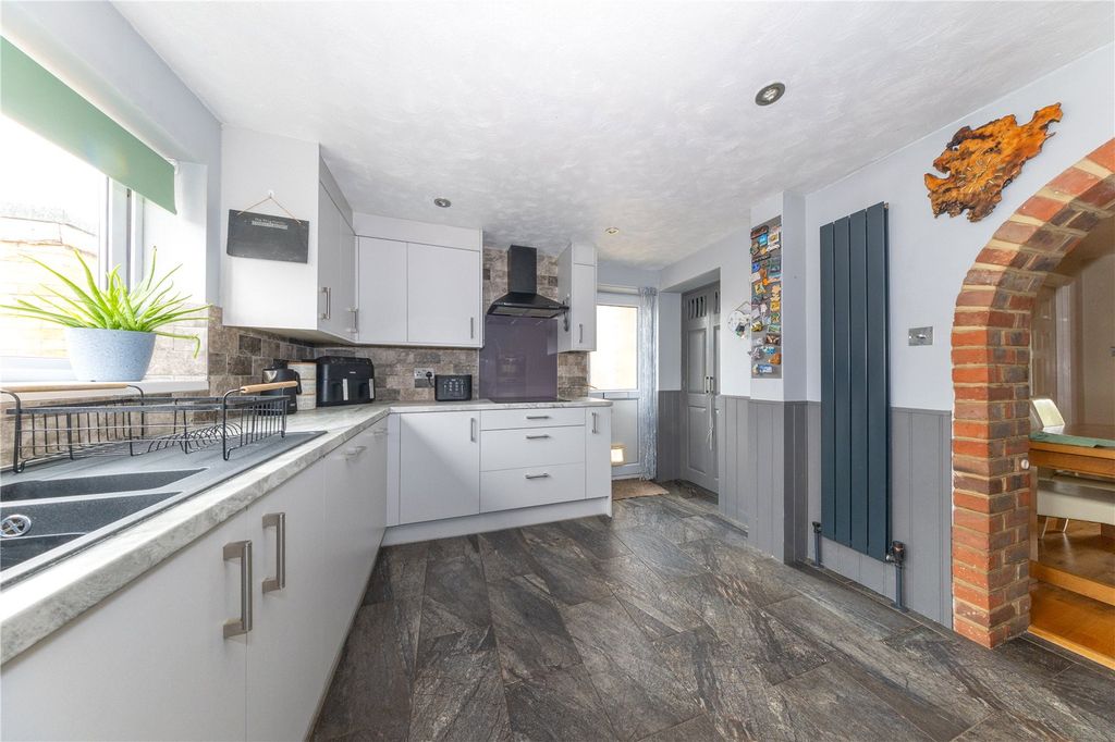 Property photo 3 of 24 Picture No. 13