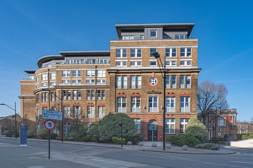 Property photo 1 of 11