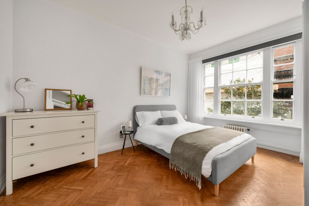 Property photo 2 of 8