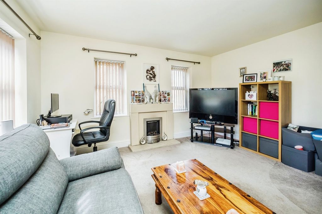 Property photo 3 of 15