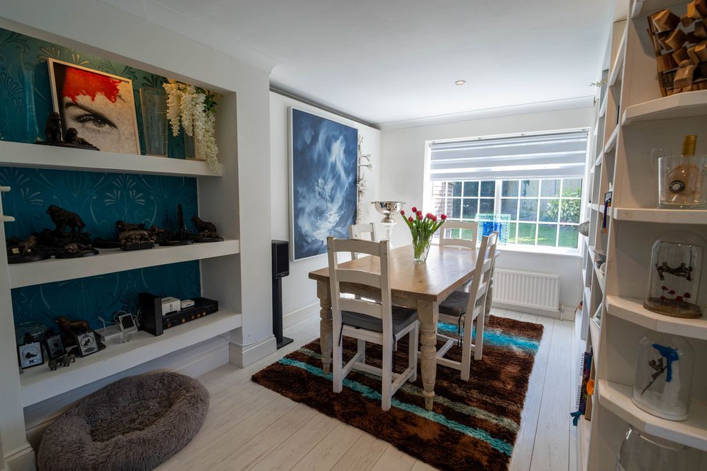 Property photo 3 of 21