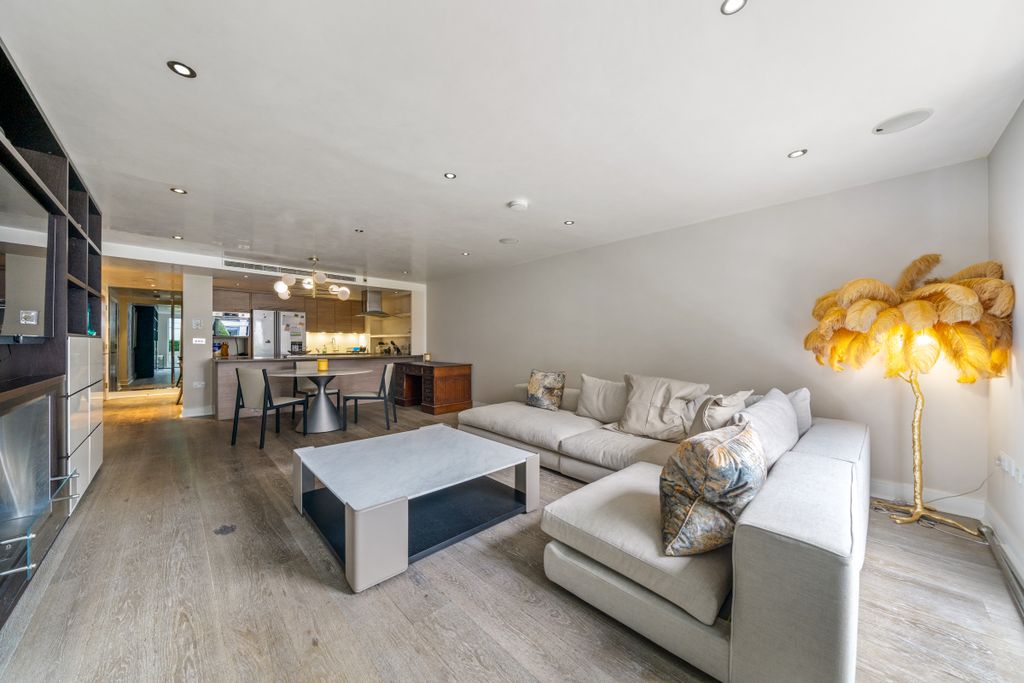 Property photo 3 of 25