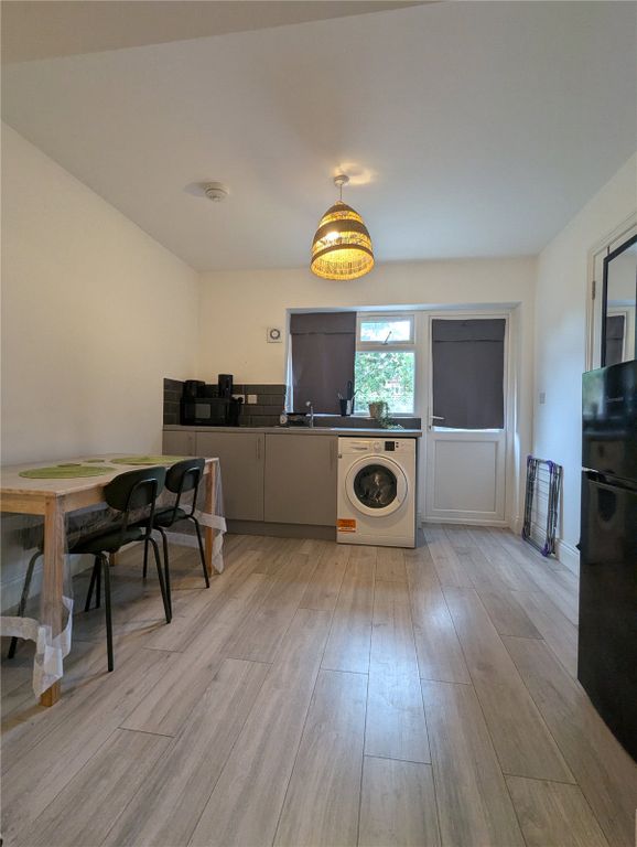 Property photo 1 of 8 Picture No. 02