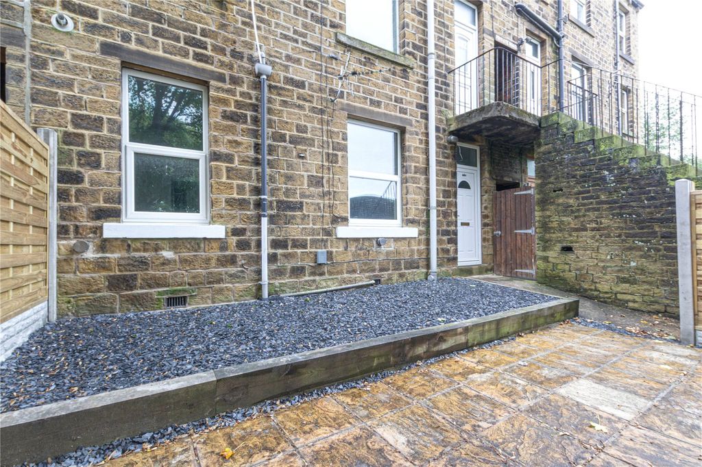 Property photo 1 of 21 External