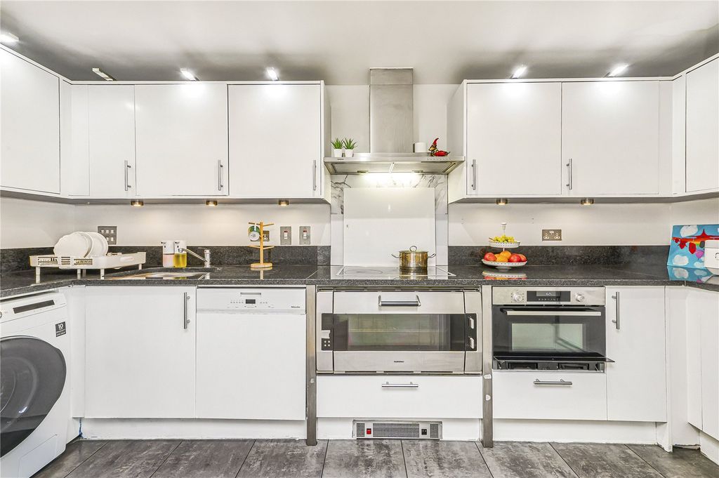 Property photo 3 of 12 Picture No. 17