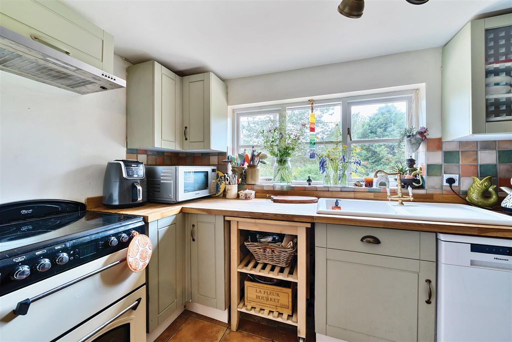 Property photo 2 of 16 Kitchen
