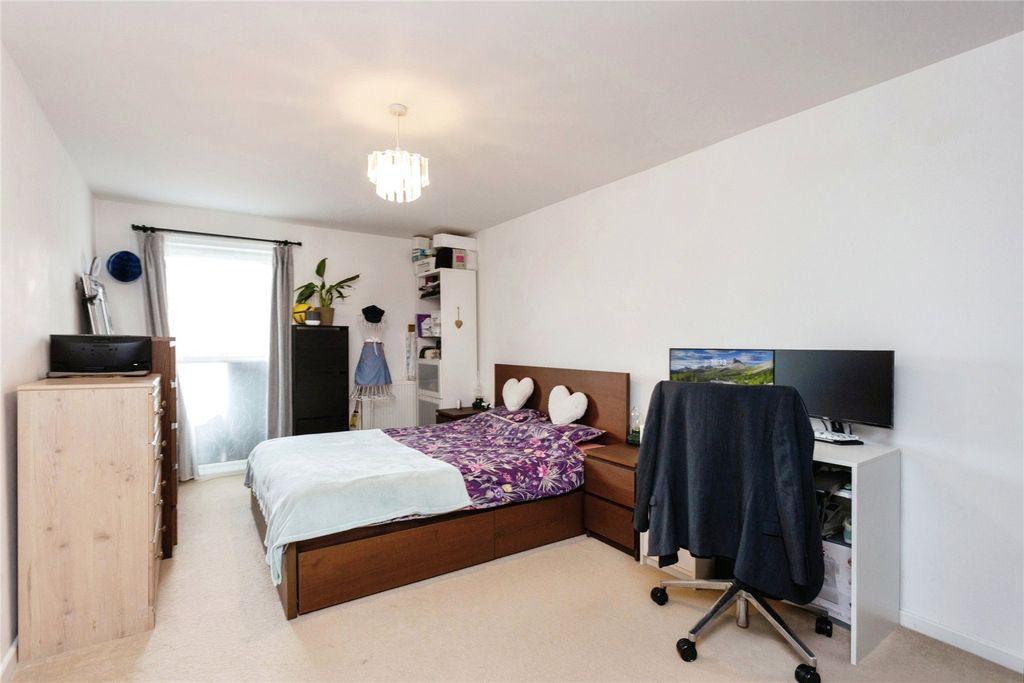 Property photo 2 of 13 Picture No. 11