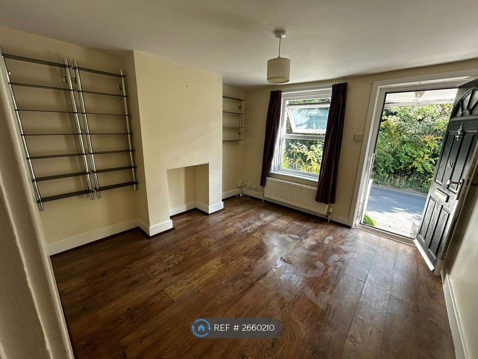 Property photo 2 of 16 Sitting Room