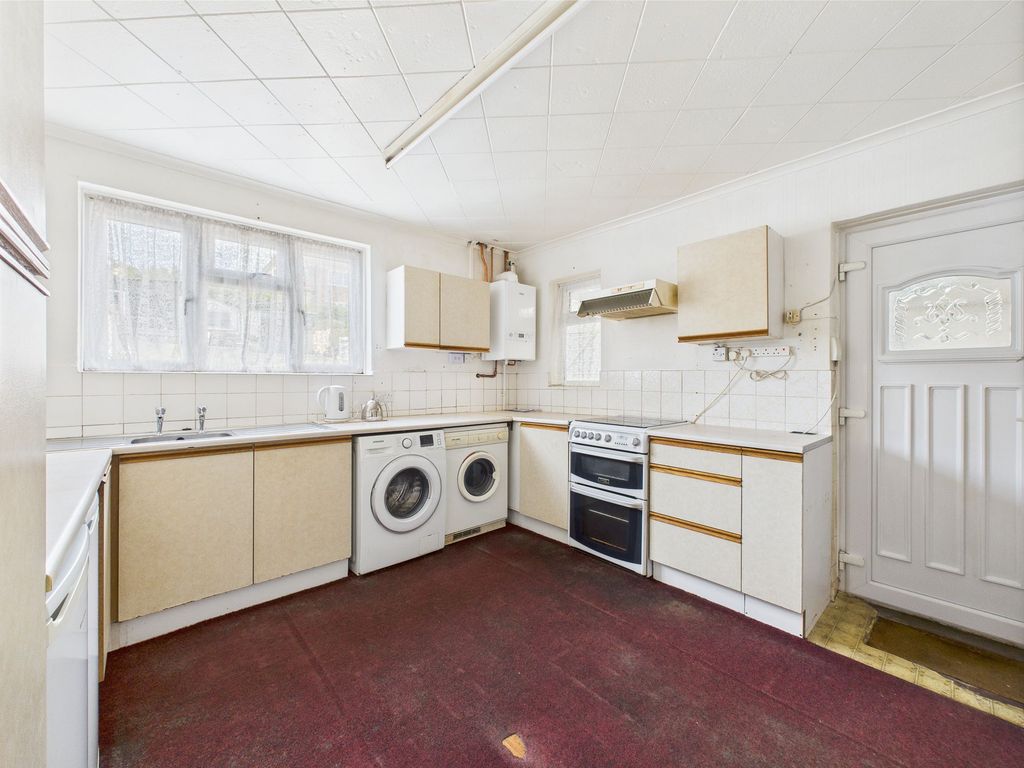 Property photo 3 of 13 Kitchen