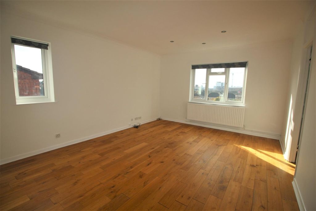 Property photo 3 of 7 5235503