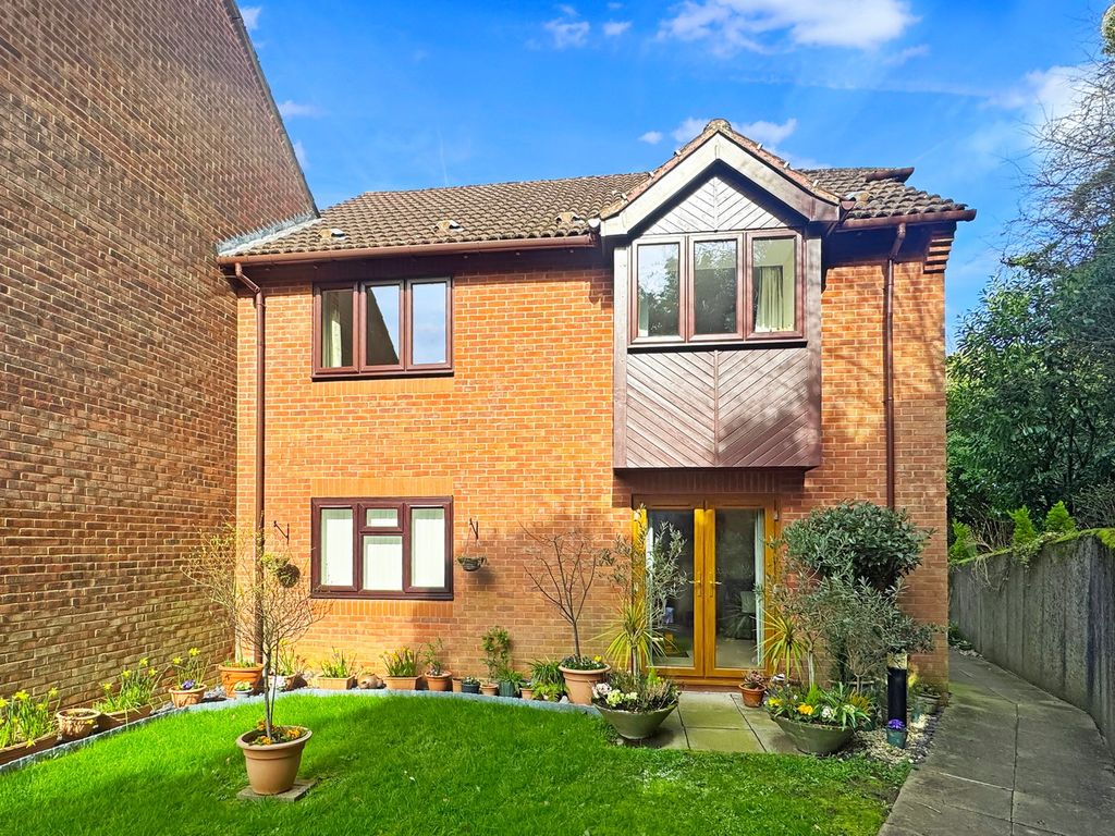 Property photo 1 of 11