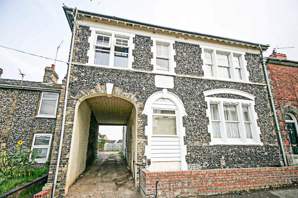 Property photo 1 of 8 Front.Jpg
