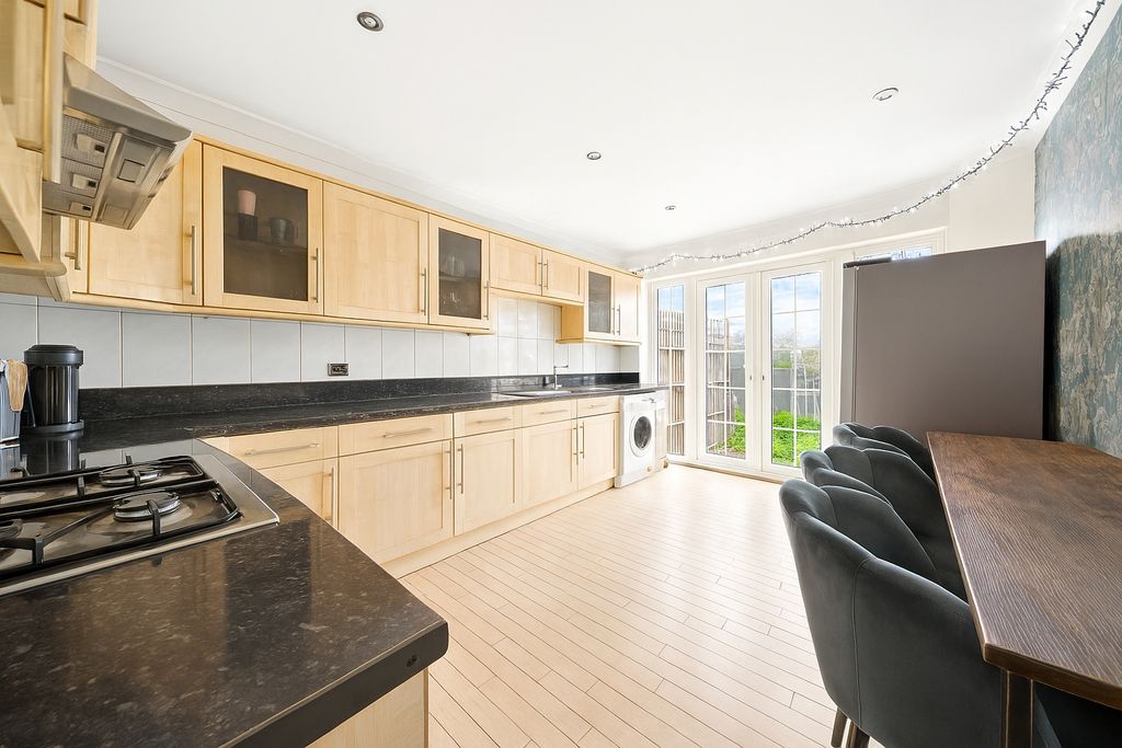 Property photo 2 of 24 Picture No. 29