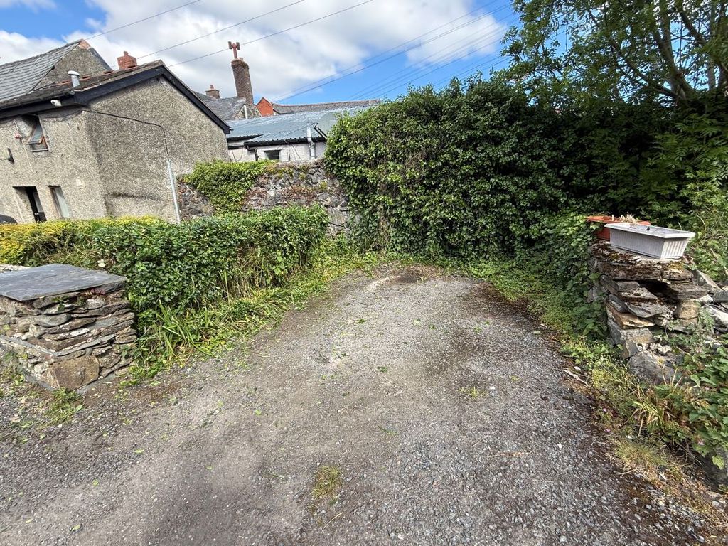 Property photo 2 of 11