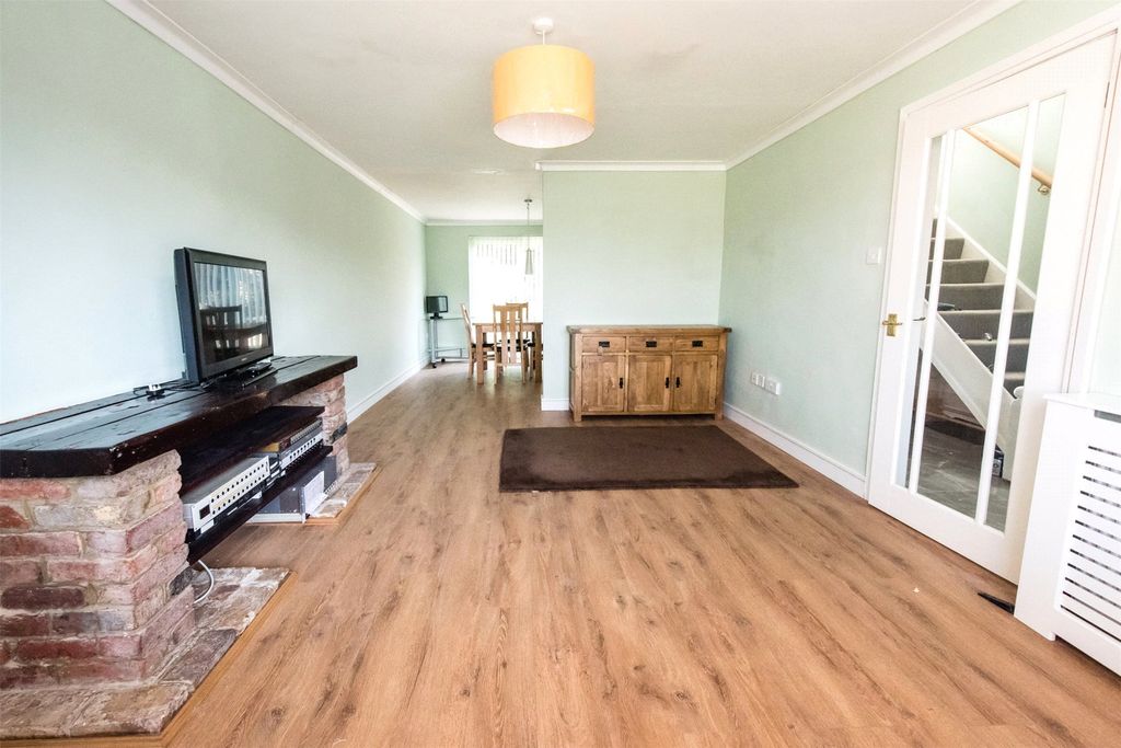 Property photo 2 of 9 Living Room