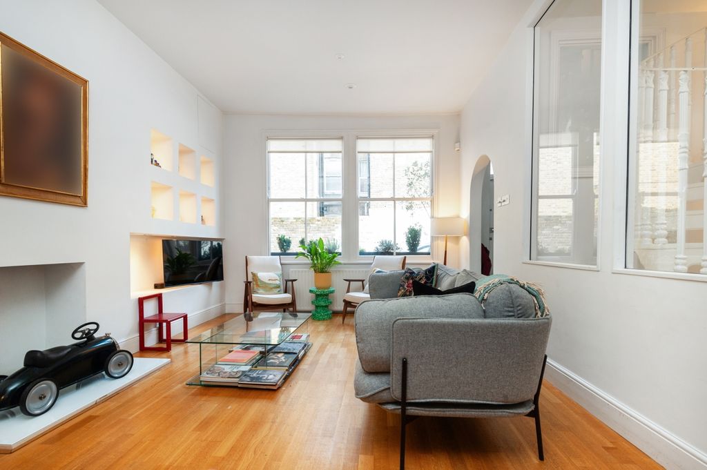 Property photo 2 of 20