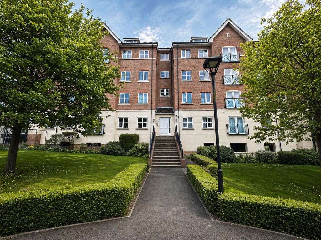 Property photo 1 of 8 Front