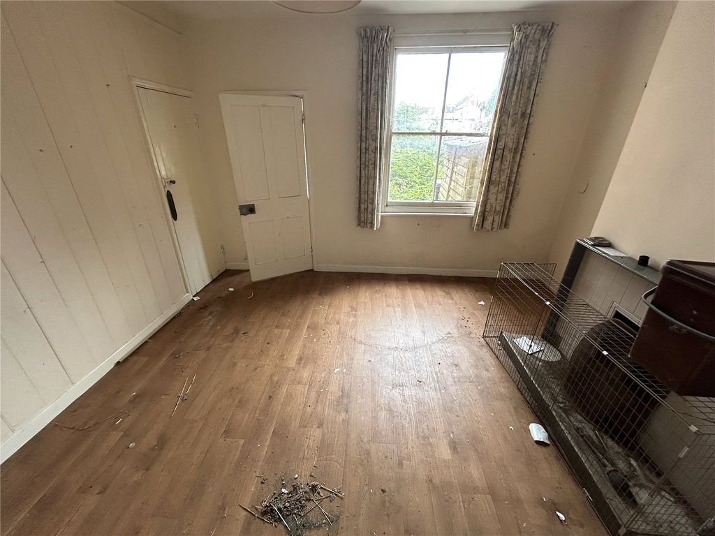 Property photo 3 of 9 Picture No. 06