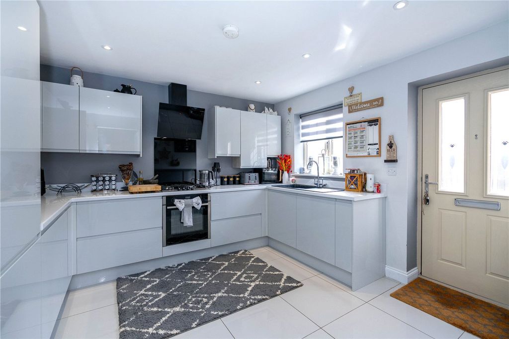 Property photo 3 of 15 Picture No. 14