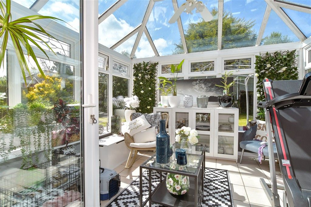 Property photo 3 of 9 Conservatory